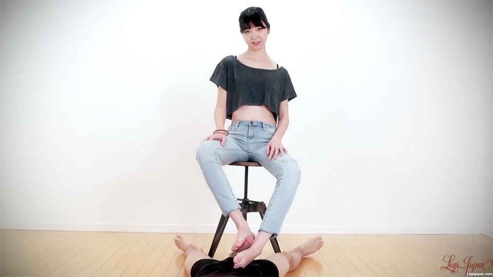 Tight Jeans Footjob